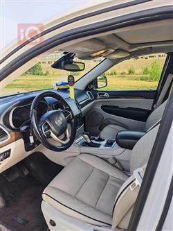 جیپ گراند شیرۆکی